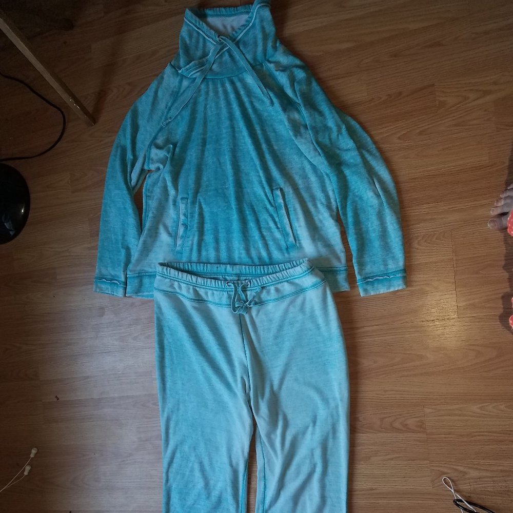 Loungy Workout Matched Set Mineral Wash Green Tea Jogger Top Pants Sea Green